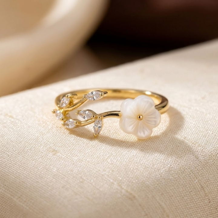 Anel Aberto Dourado com Flores e Folhas