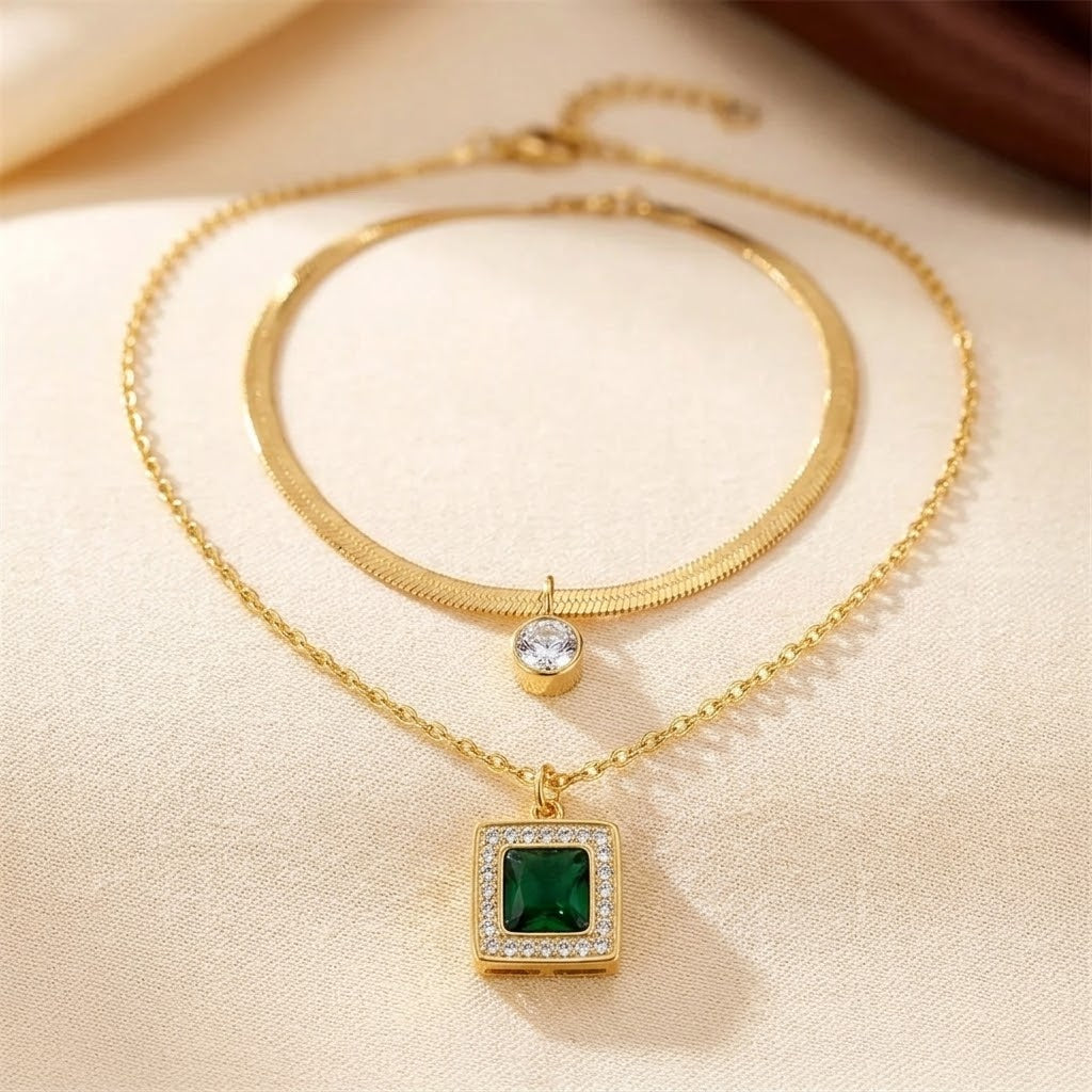 Colar Camadas de Ouro e Esmeralda