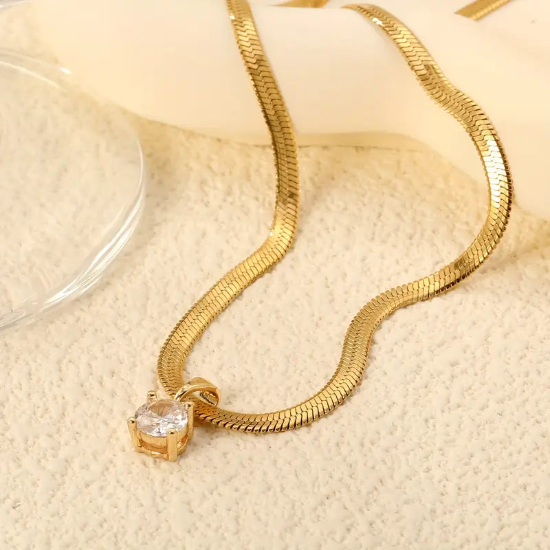 Colar com Pendente de Strass Elegante | Dourado